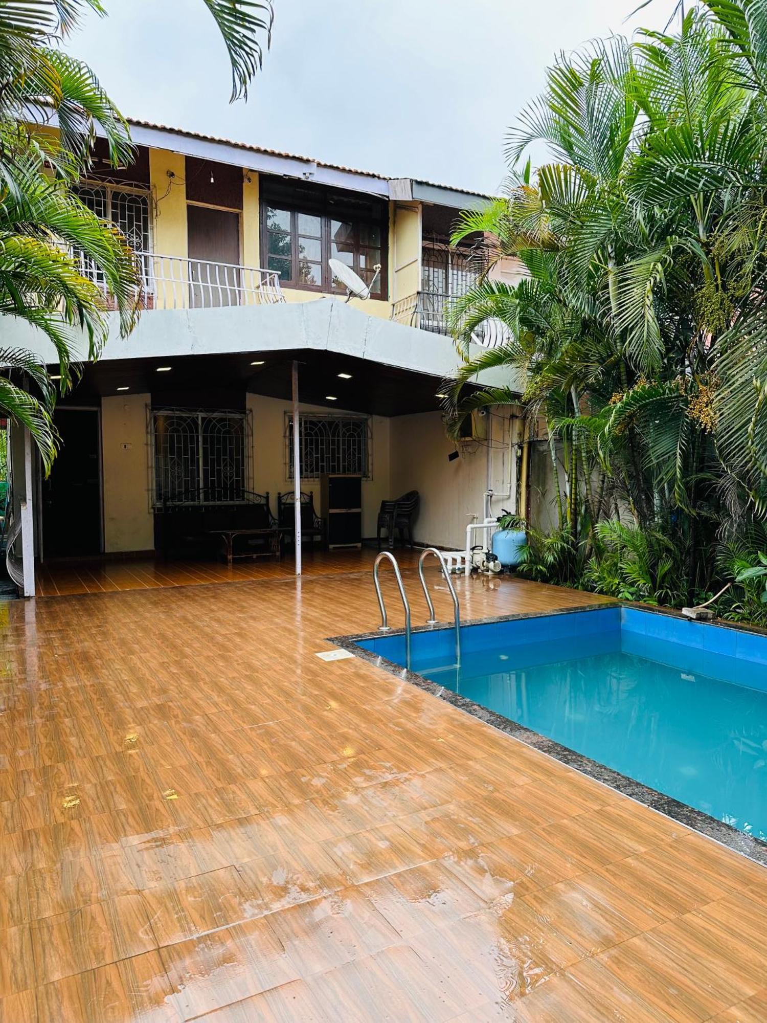 罗纳瓦拉Pool Side House别墅 外观 照片
