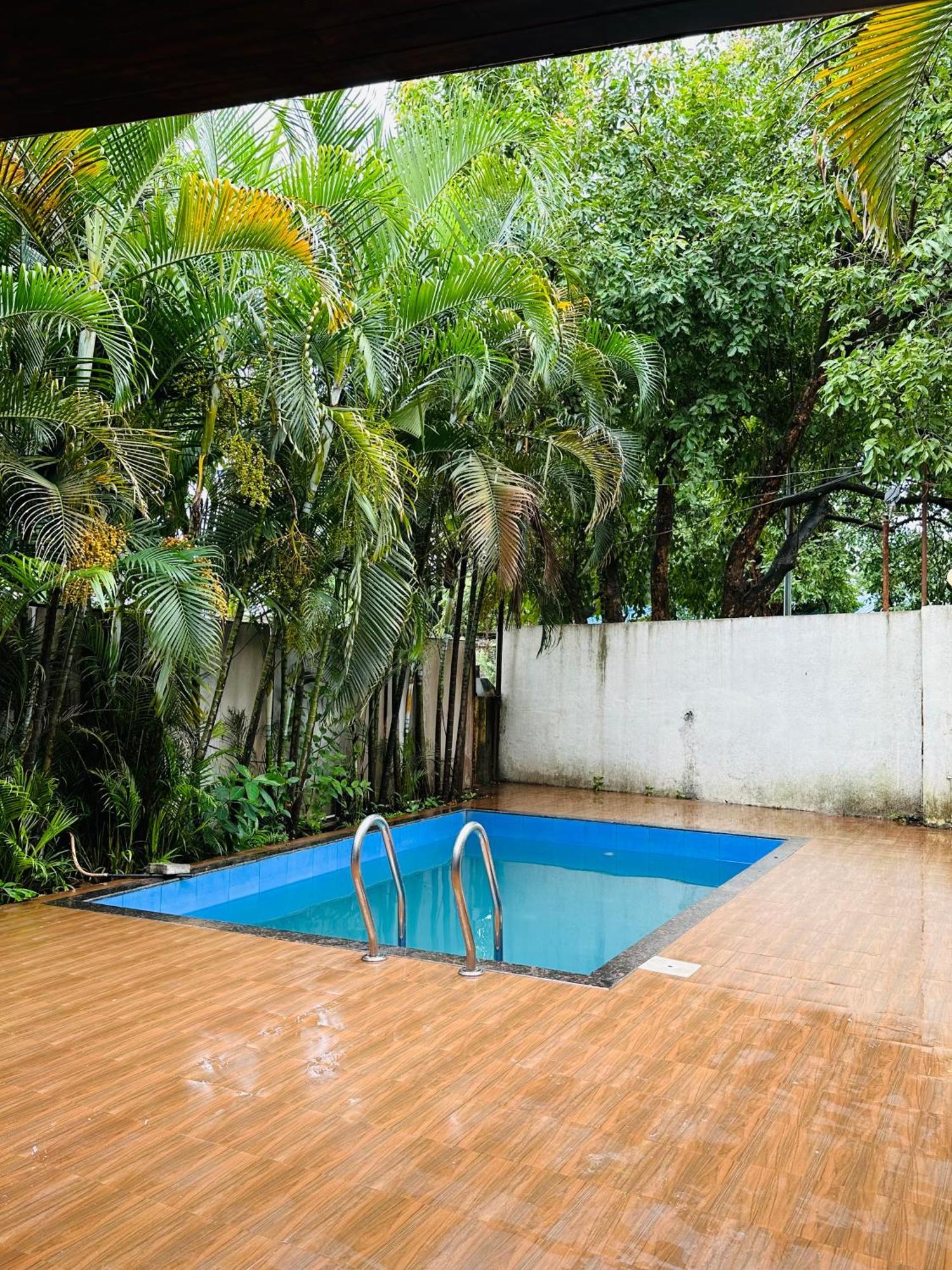 罗纳瓦拉Pool Side House别墅 外观 照片